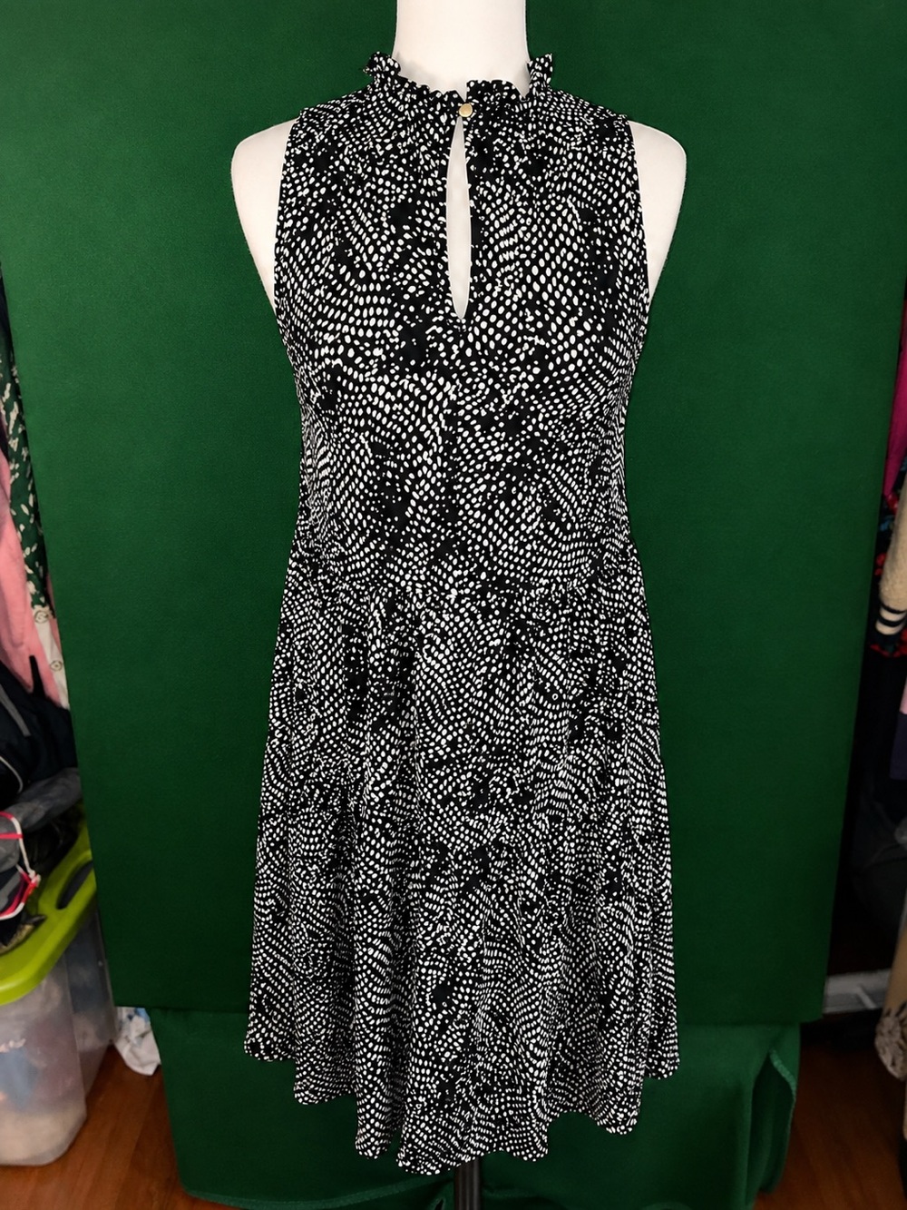 chic Black & White Polka Dot Sleeveless Midi Dress